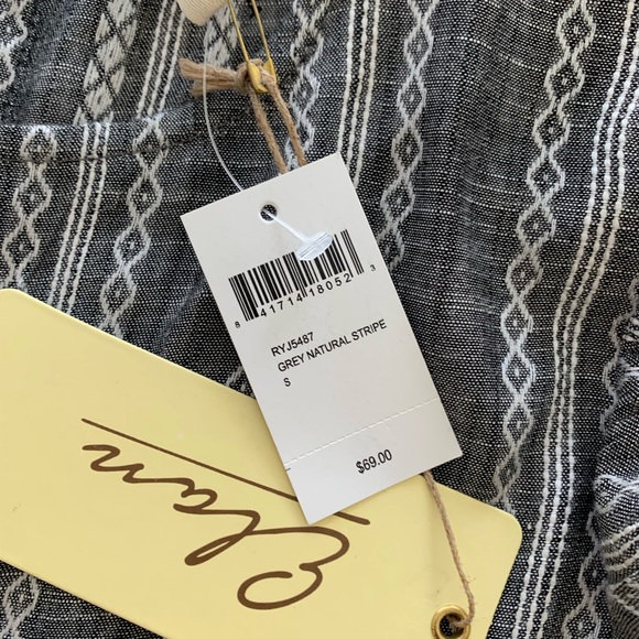 ELAN Tiered Dress - Picture 5 of 6